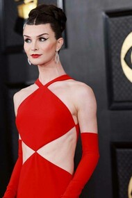 Trans advocate Dylan Mulvaney on the red carpet