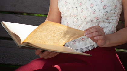 Leitora volta a ler livro que deixou de lado para lidar com urgências da rotina