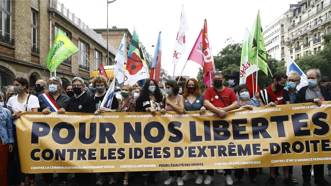 Lutte contre l'extrême droite. Elle ne peut être la même que la lutte contre le néolibéralisme, bien que la justice sociale puisse dans les deux cas être cruciale pour cette lutte