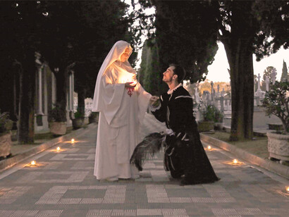 Puesta en escena de Don Juan Tenorio en el Cementerio de Sevilla, España