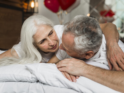 El estudio revela que las mujeres mayores siguen experimentando deseo, placer y necesidades afectivo-sexuales, aunque en mayor medida, basadas en el buen trato, la intimidad y la comunicación por encima de la genialidad 