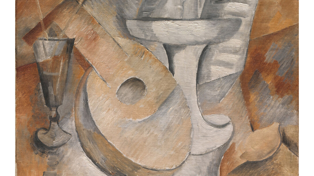 Georges Braque, Mandolin and Fruit Dish, Paris, early 1909, Oil on canvas, 15 1/8 × 18 1/8 in. / 38.4 × 46 cm. Promised Gift from the Leonard A. Lauder Cubist Collection. © 2014 Artists Rights Society (ARS), New York / ADAGP, Paris