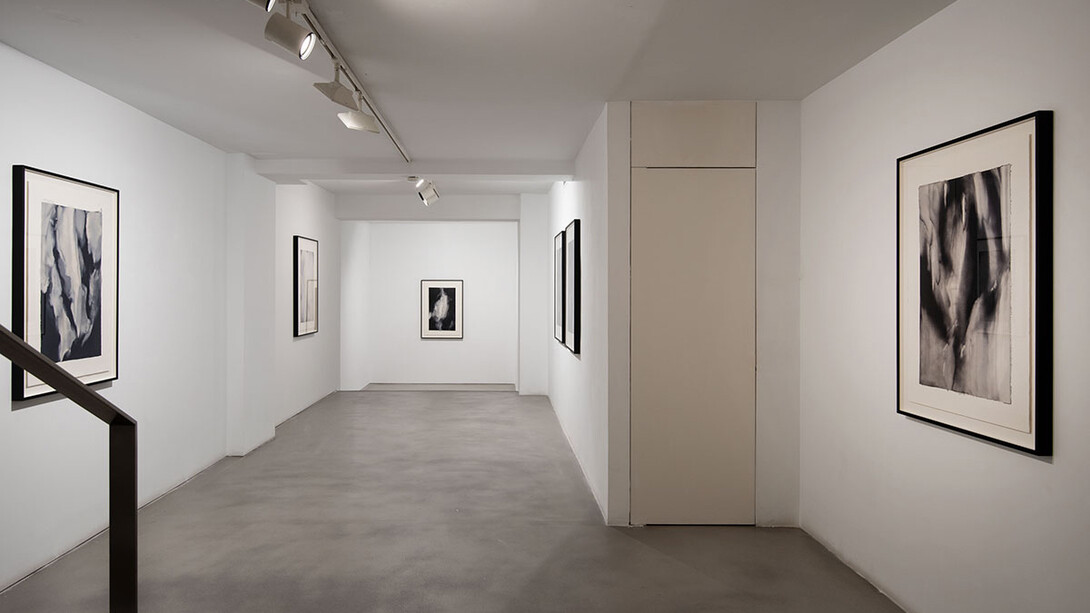 Alexandra Karakashian, Close to hand, vista de exhibición. Cortesía de la Galería Sabrina Amrani