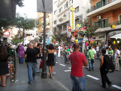 Rue Hamra, busy street festival