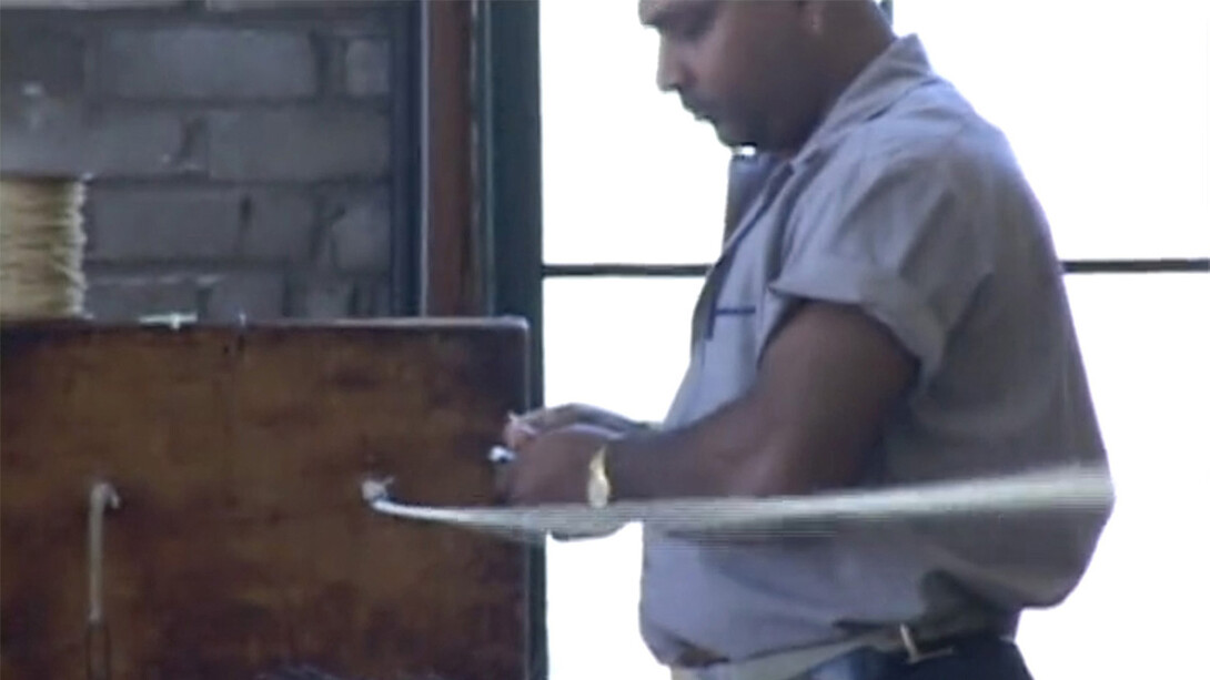 Senga Nengudi, The threader (vidéo numérique), 2007. Avec l'aimable autorisation de la Galerie nationale du Canada