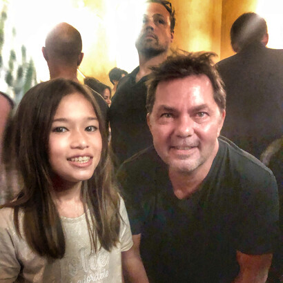 Olivier Van Hoofstad et Jolie. Le jeune homme que j’avais pris pour le vigile était Olivier van Hoodstad 