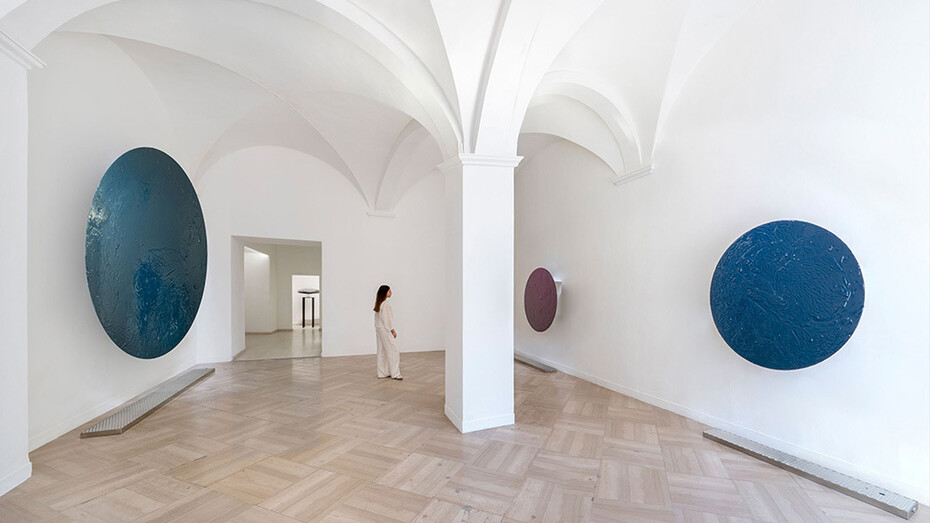 Arcangelo Sassolino, Present tense, exhibition view. Courtesy of Galleria Continua