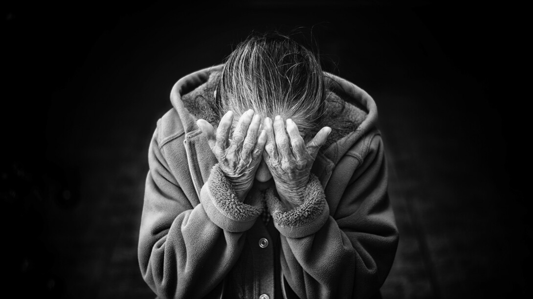 La malattia di Alzheimer è la forma più comune di demenza degenerativa progressivamente invalidante con esordio prevalentemente in età presenile
