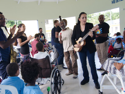 Patricia Zárate y miembros del Berklee Global Jazz Institute visitaron "The Mustard Seed" durante el Dominican Republic Jazz Festival, gracias a FeduJazz: Foto de Gabriel Rodes