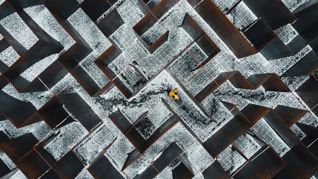 Raymond Queneau. La sua opera più celebre, "Esercizi di stile", consiste in 99 variazioni dello stesso banale episodio, dimostrando la versatilità del linguaggio e la sua infinita capacità di trasformazione