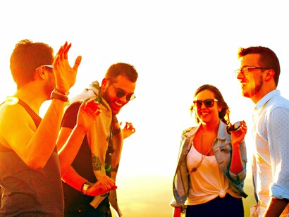 Son mis amigos... de alquiler