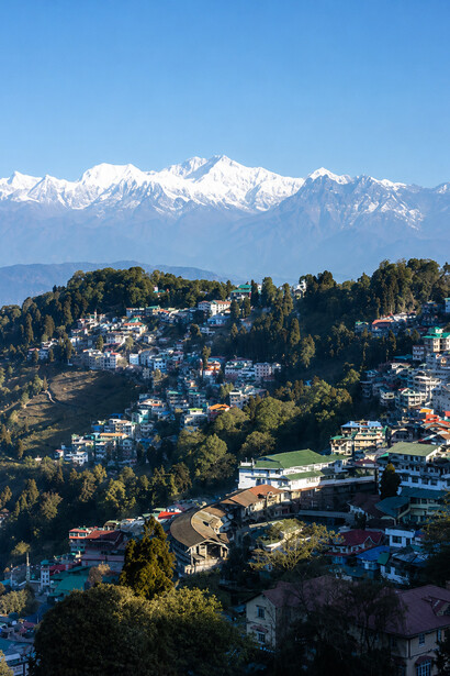 Nestled in the Almora district of Uttarakhand, Lamgara is a tranquil hill destination situated approximately 17 kilometres east of Almora. Perched at an altitude of 1,800–1,900 metres, it is known for its traditional Kumaoni culture, lush pine forests, terraced landscapes, and breathtaking Himalayan views