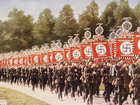 Desfile de los nazis