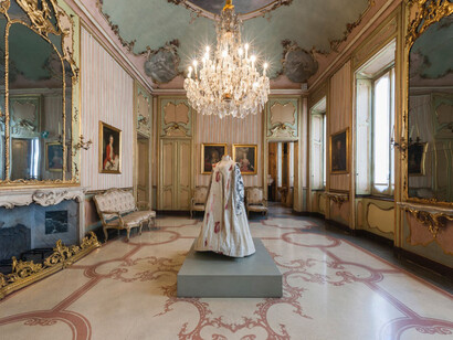 Tovini Dedar, ph. Matteo Girola. Courtesy of Palazzo Morando, Costume Moda Immagine