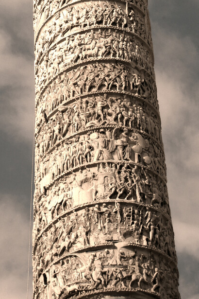 Colonna Traiana, Roma, Italia. Colonna Traiana: un capolavoro di architettura e scultura nell'antica Roma