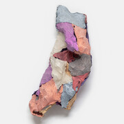 Wonder Woman, 2016-2017
cast sparkles on handmade paper over chicken wire
124.5 × 50.8 × 40.6 cm, 49 × 20 × 16 in.
Courtesy the Artist and Xavier Hufkens, Brussels
photo credit: HV-studio