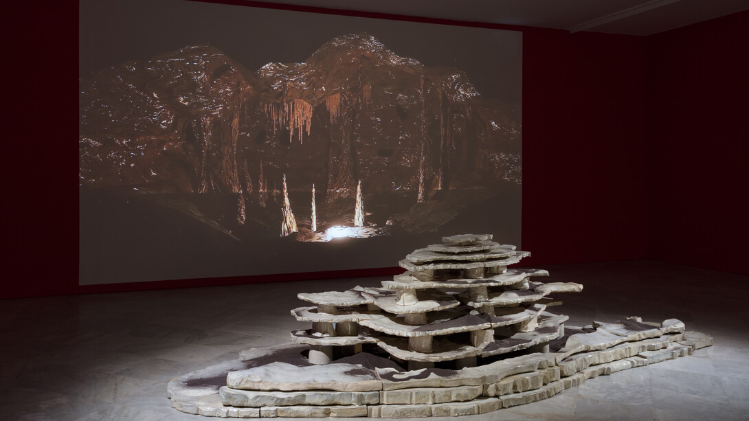 Regina de Miguel, Canta una piedra, vista de exhibición. Cortesía del CAAC 