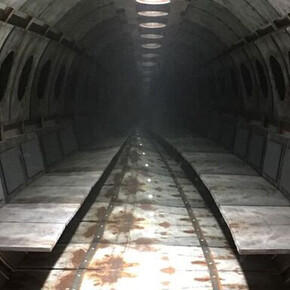 Mark Justiniani, Capsule, 2017, reflective media, LEds, objects, 122 x 122 x 22.9 cm© Mark Justiniani, courtesy of Mizuma Gallery