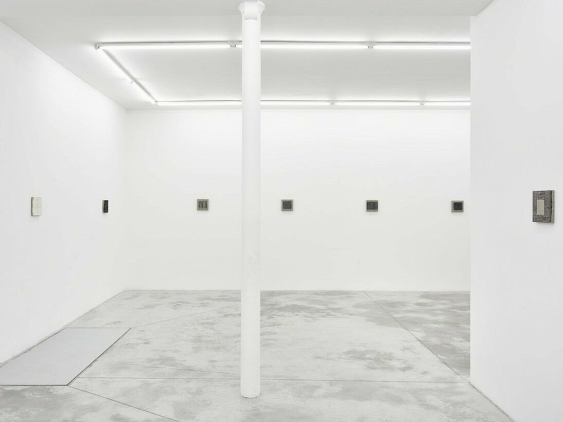 The Warp and Woof of Painting, Exhibition view. Courtesy of Praz Delavallade