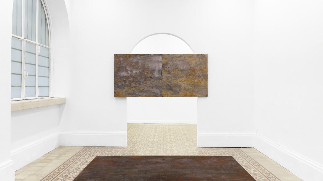Taylah Hasaballah, Indicatrix: time leaks. Causes of extinction unknown, vista della mostra. Cortesia di The Address
