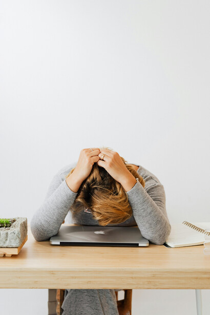 La falta de sueño reduce la actividad en la corteza prefrontal, afectando la concentración y la memoria