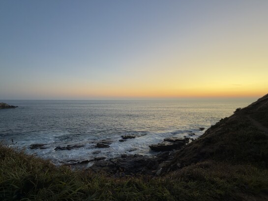 Entre lagunas resplandecientes, playas escondidas y atardeceres inolvidables, la costa de Oaxaca ofrece una aventura donde la naturaleza sorprende a cada paso
