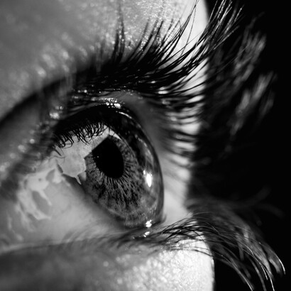 Lo sguardo rivela ciò che a volte si cerca di nascondere, diventando uno specchio dell’anima