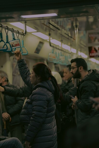 Passageiros viajando no metrô