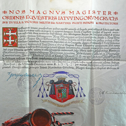  L’intero fondo è composto da circa 400 raccoglitori contenenti migliaia di documenti, disegni a grafite e a penna, acquerelli, piante, mappe, libri, manoscritti e preziosi cabrei che ricoprono un arco temporale di quasi 600 anni