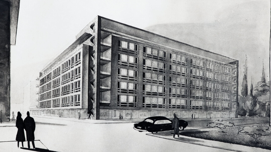 Armando Ronca, Edificio residenziale multipiano con albergo e negozi, Bolzano, 1952-1954. Foto Werner Feiersinger