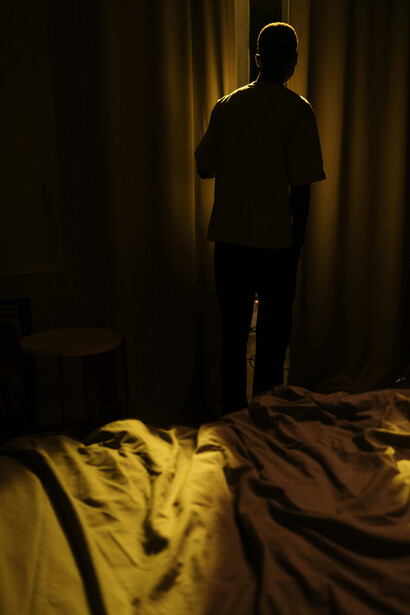 Sabes hacerme y deshacerme sin decirme nada, sin promesas. Que ¿para qué? Terminan siendo todas falacias siempre al final