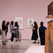 Marisol, Cuando todo está por comenzar. Dibujos de 1949 a 2015 (Quand tout est sur le point de commencer Dessins de 1949 à 2015), vue de l'exposition. Avec l'aimable autorisation du Centro Botín