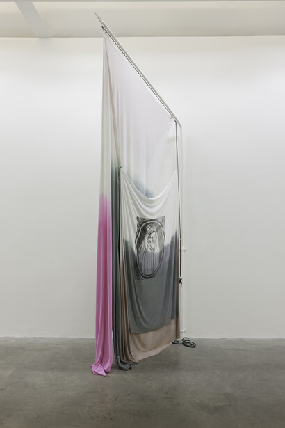 Isabel Nolan, Hungry and Thirsty. Sorry and Angry. A flag for John Donne, 2015, cotton and powder coated mild steel flag pole, 398 x 184 x 100 cm, Courtesy of the artist and Kerlin Gallery, Dublin
 
