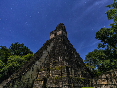 Tikal era una de las más de 100 ciudades Mayas ubicadas entre Belice, Honduras, El Salvador, el sur de México y principalmente Guatemala