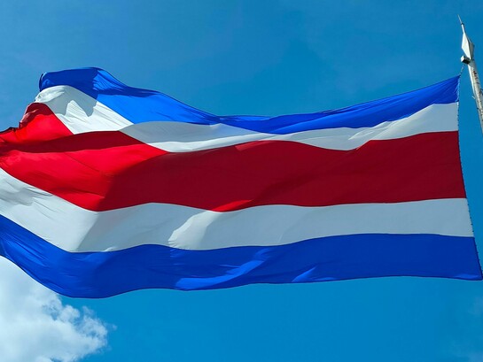 Costa Rica se ha consolidado históricamente como una de las democracias más sólidas del continente, guiada en su mayoría por gobernantes civiles, educadores y profesionales desde su independencia