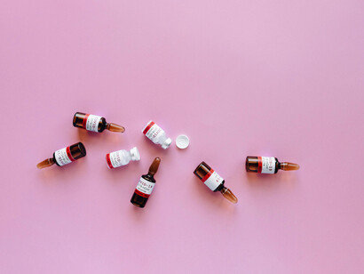 Distintas muestras de vacunas para el COVID-19. La colaboración interdisciplinaria fue esencial para su desarrollo