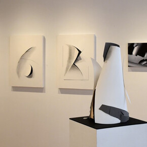 Illusive Presence. Courtesy of Carter Burden Gallery