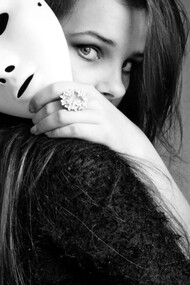 Dietro la maschera