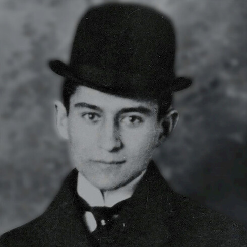 Durante sua vida, Kafka não obteve reconhecimento significativo como escritor. Ele publicou relativamente poucas obras e teve dificuldades em encontrar um público para sua escrita