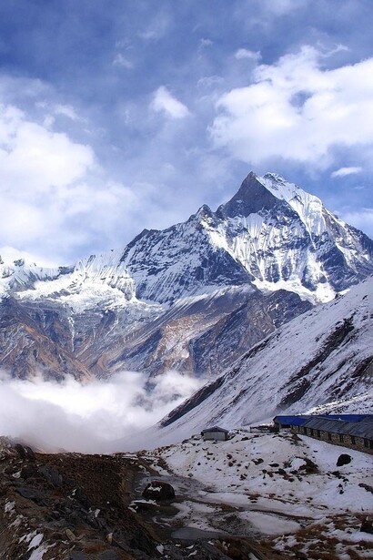Scioglimento ghiacciai. Himalaya, Nepal. Le temperature fresche percepite che scendono dai ghiacciai in sostanza potrebbero essere e forse sono una reazione di emergenza al riscaldamento globale, piuttosto che un indicatore della stabilità a lungo termine degli stessi ghiacciai