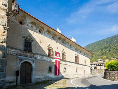 Palazzo Besta dall'esterno, Lombardia, Italia