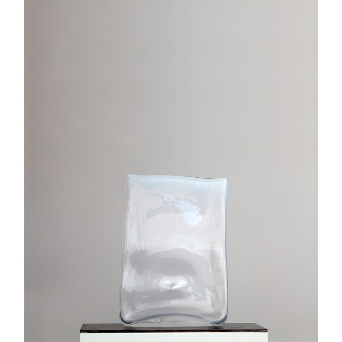Laura de Santillana, Alabaster d, 2013 © the artist, Photo © Fabio Zonta
