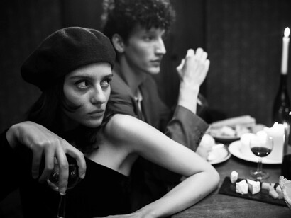 La narration en déclin. La chancelante bougie brûlée par les deux bouts, et le cigare en guise de fin, c’est ce qu’on appelle la nonchalante vie de bohême parisienne