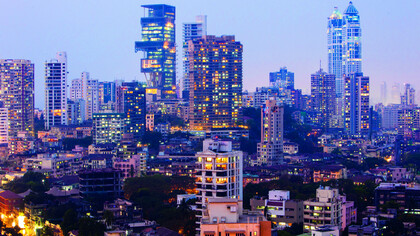 Mumbai (India) skyline - the rich have airconditioned escapes from the heat, but what about the poor_ © Vipul Sangoi