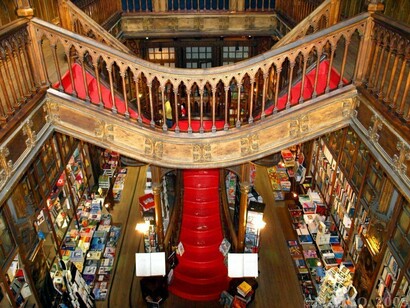 Veduta della Libreria Lello e Irmão