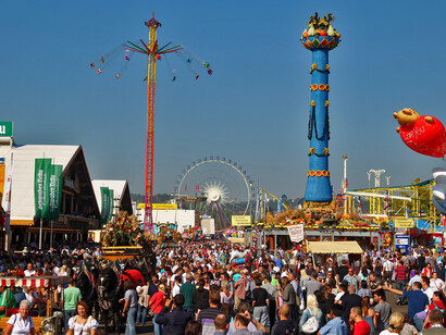 Cannstatter Volksfest. Foto Thomas Niedermueller