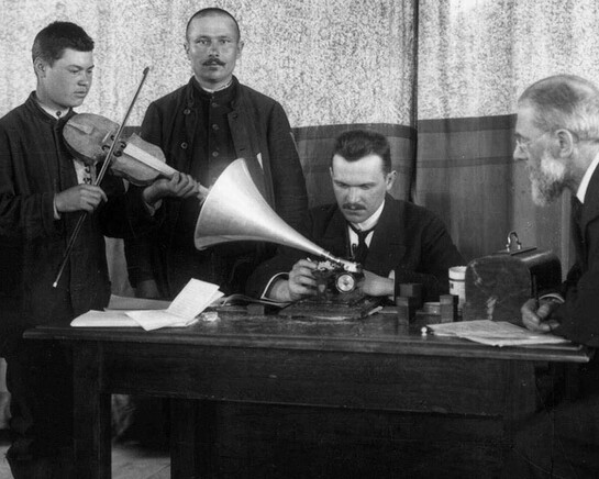 [sound] Listening to the World. Courtesy of Humboldt-Box
