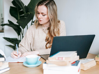 Cuando el uso es intencional, la tecnología deja de ser una fuente de ruido constante y vuelve a ocupar su lugar como herramienta al servicio de la vida diaria