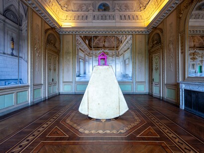 Michelangelo Pistoletto, Tempio a dondolo, Reggia di Monza, Italia. Ph Marco Beck Peccoz