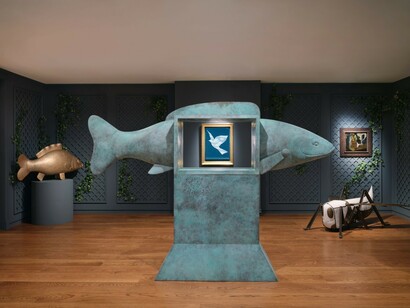 Magritte and Les Lalanne, In the mind’s garden, exhibition view. Courtesy of Di Donna Gallery